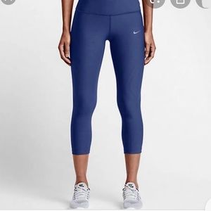 Nike power epic perforated blue crop size small